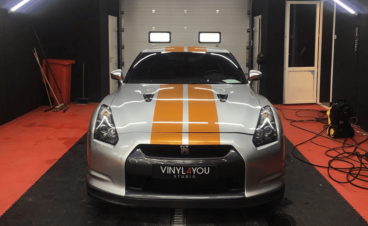 Nissan GT-R. Jungle Green