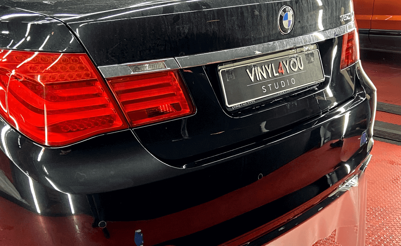 Защитная оклейка задней части BMW 750 Li